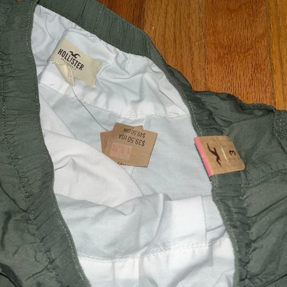 Hollister Size 3 mini skirt NWT